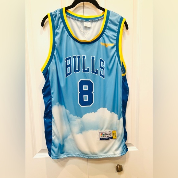 New Chicago Bulls Limited Edition “Flight 8” Jersey - Picture 4 of 5